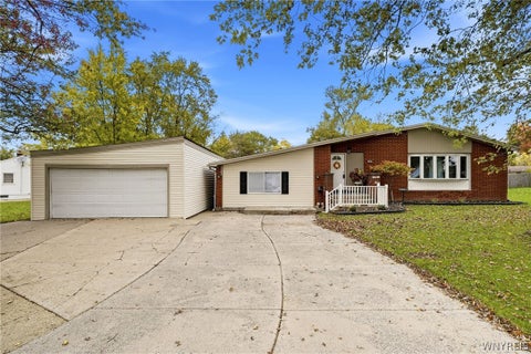 Photo of 76 6th Avenue, Lancaster, NY 14086 (MLS # B1722191)
