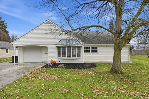 Photo of 4139 Wildwood Drive, Clarence, NY 14221 (MLS # B1651885)