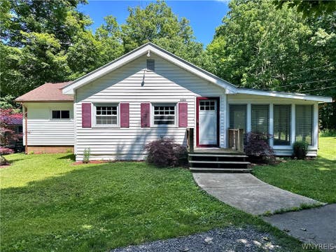Homes For Sale - 5306 Russell Road<br/> Genesee County, Stafford, NY 14020