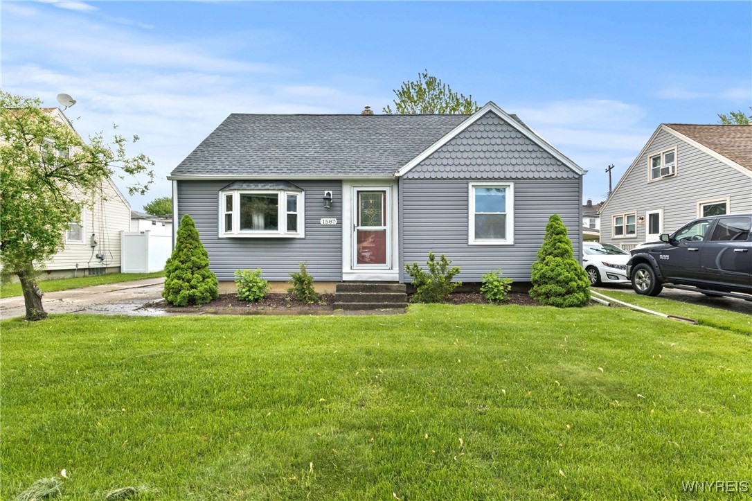 1587 Parker Boulevard, Tonawanda, New York image 1