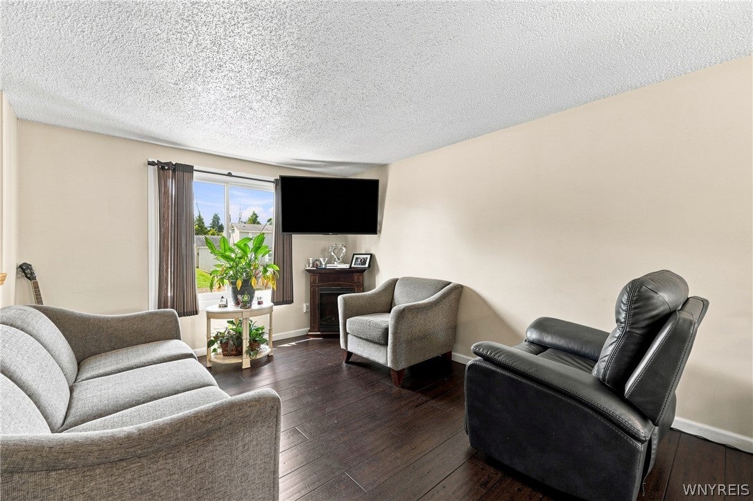 4209 Polly Lane