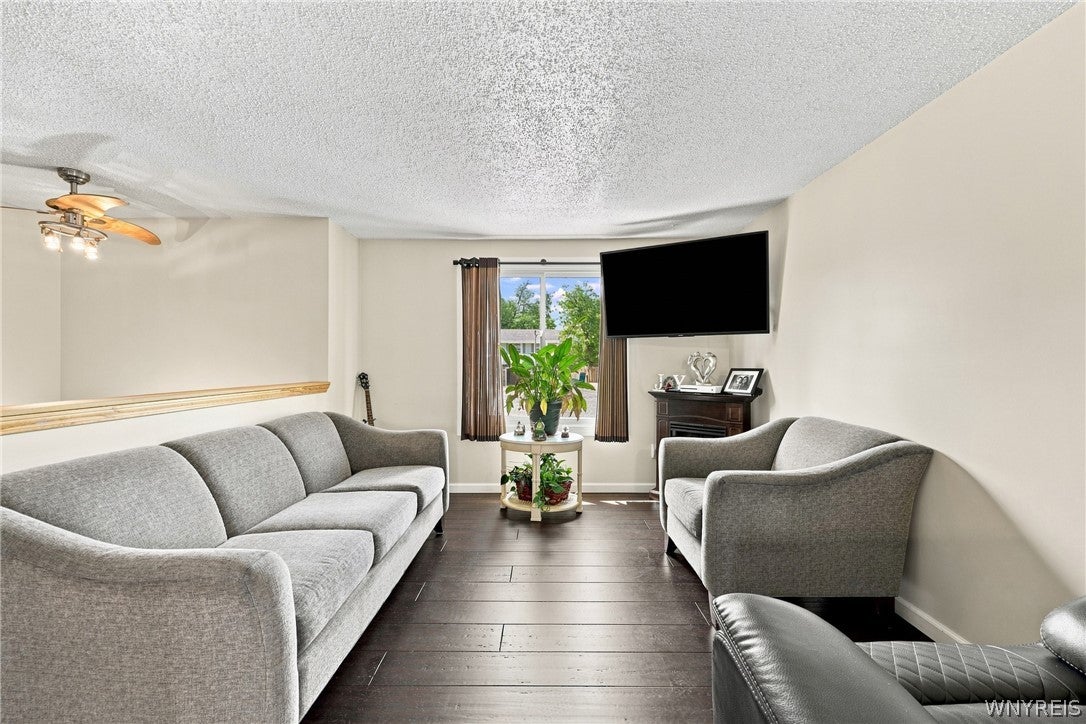4209 Polly Lane