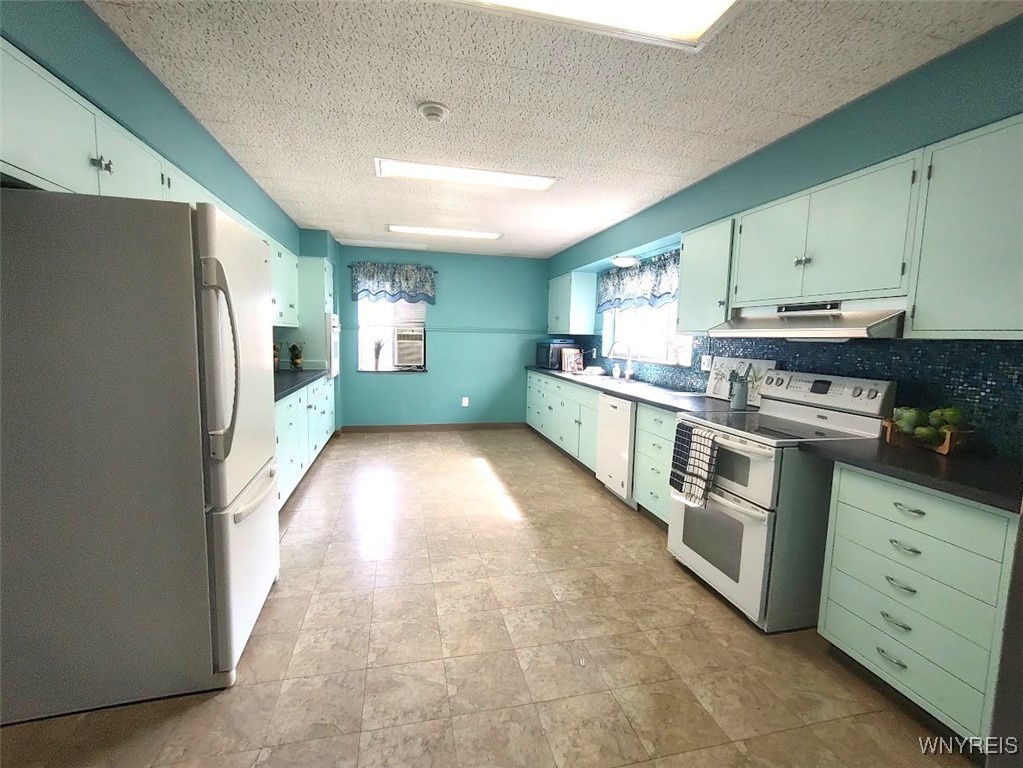 57 St Johns Parkside Street, Buffalo, New York image 8