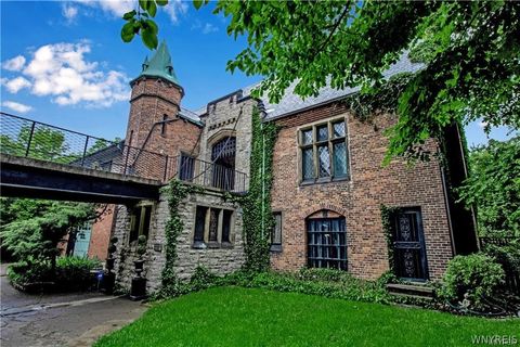 21 Mayfair Lane Buffalo NY 14201