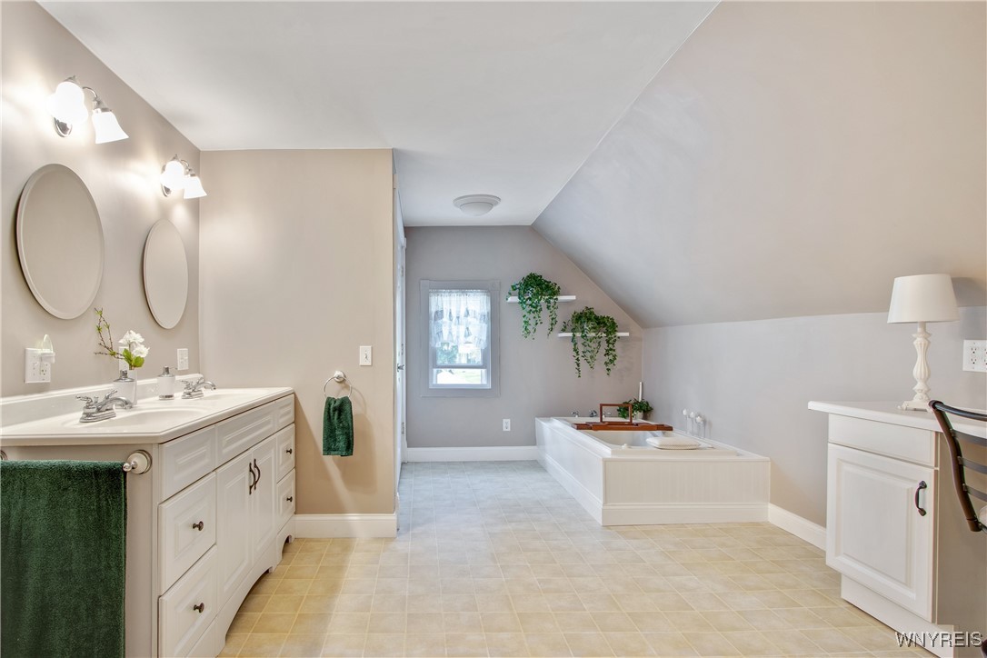 7263 Quaker Road, Orchard Park, New York image 30