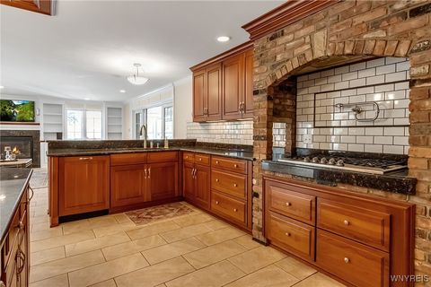 Tiny photo for 40 Waterford Park, Amherst, NY 14221 (MLS # B1655641)