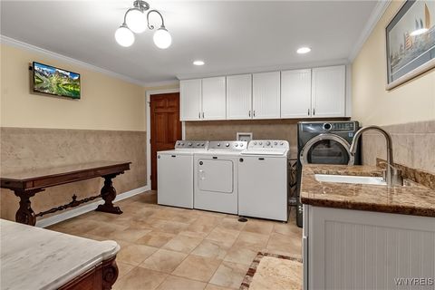 Tiny photo for 40 Waterford Park, Amherst, NY 14221 (MLS # B1655641)