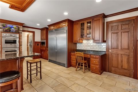 Tiny photo for 40 Waterford Park, Amherst, NY 14221 (MLS # B1655641)