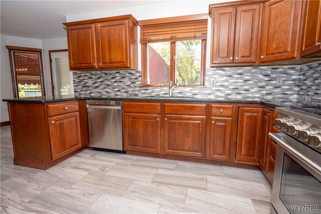 23 Redlein Drive, Lancaster, New York image 11