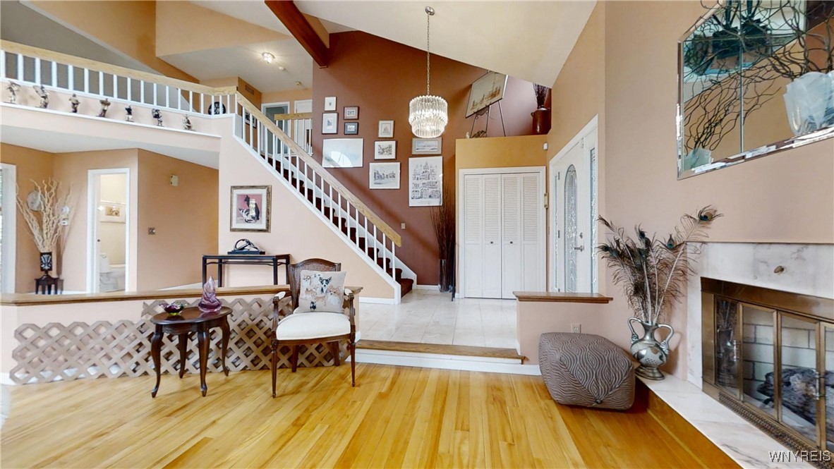 6097 Wellesley Common