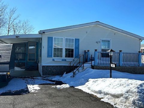 901 Hollywood Drive Lockport NY 14094