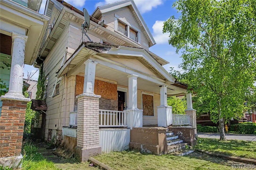 Photo 1 of 35 — 613 7th Street, Niagara Falls, NY 14301