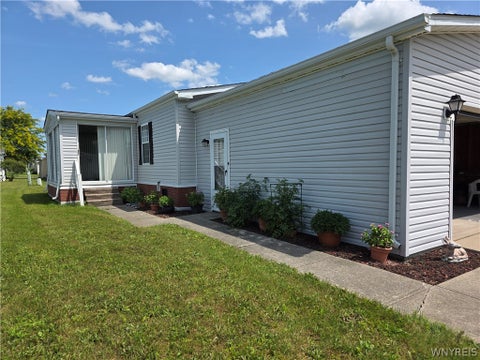 Tiny photo for 123 Golden Pond EST, Newstead, NY 14001 (MLS # B1701704)
