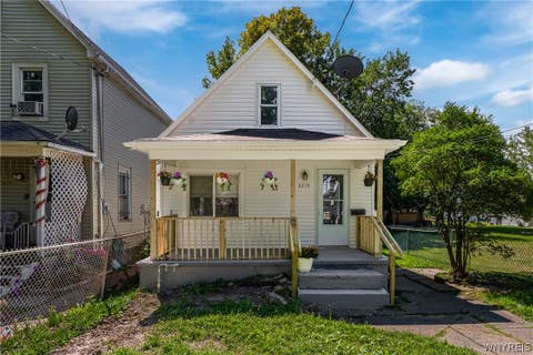 Photo of 2215 Cudaback Avenue, Niagara Falls, NY 14303 (MLS # B1708385)