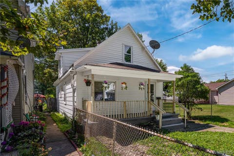 Tiny photo for 2215 Cudaback Avenue, Niagara Falls, NY 14303 (MLS # B1708385)