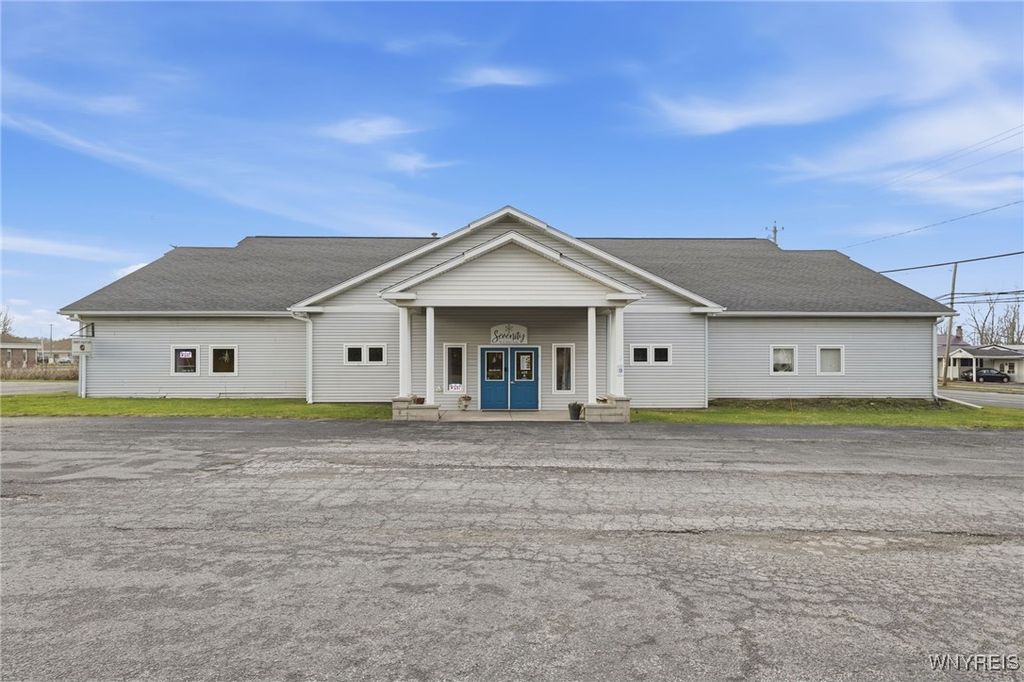 Photo of 438 West Avenue, Albion, NY 14411 (MLS # B1651871)