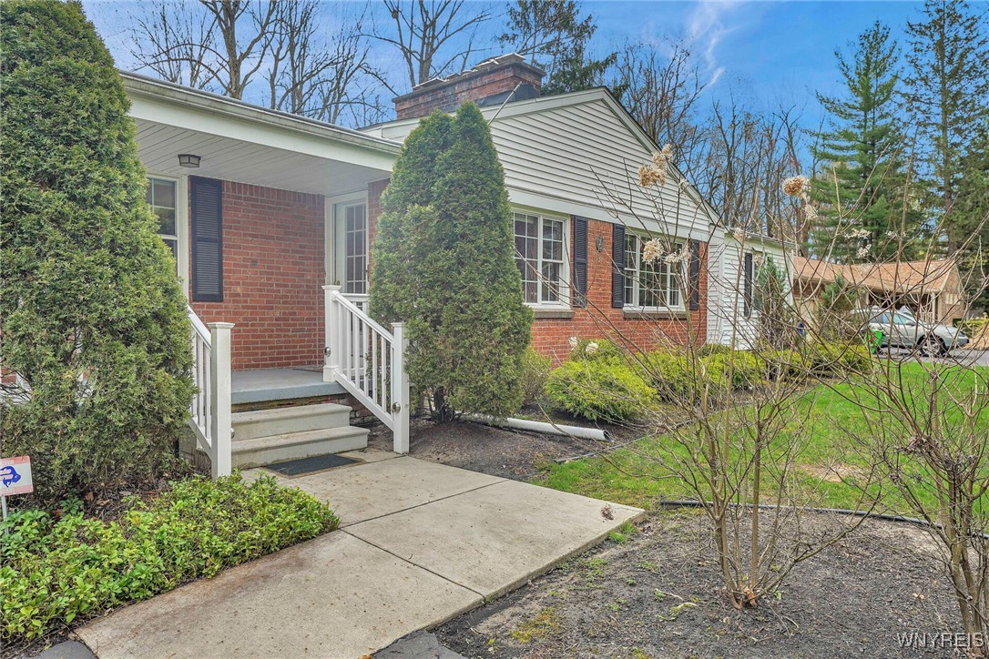305 Paradise Road