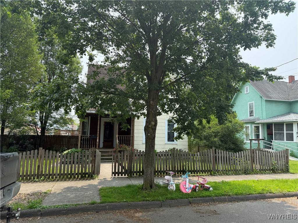 609 Chester Street