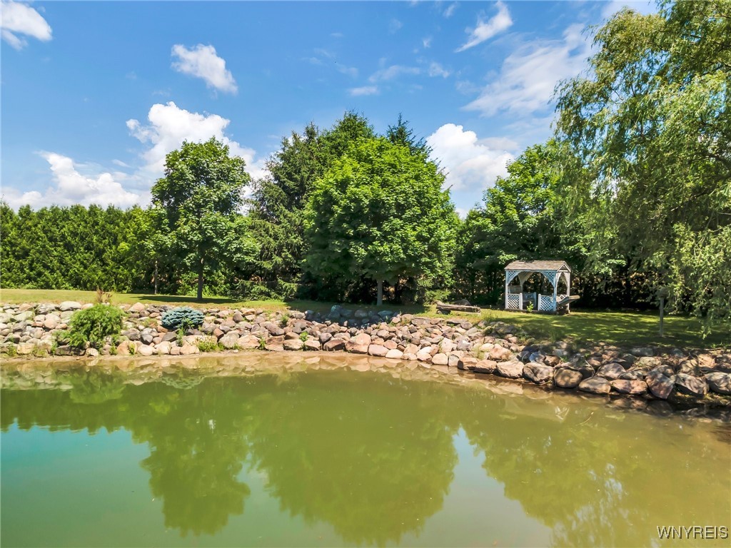 11919 Versailles Silver Crk Road, Perrysburg, New York image 17