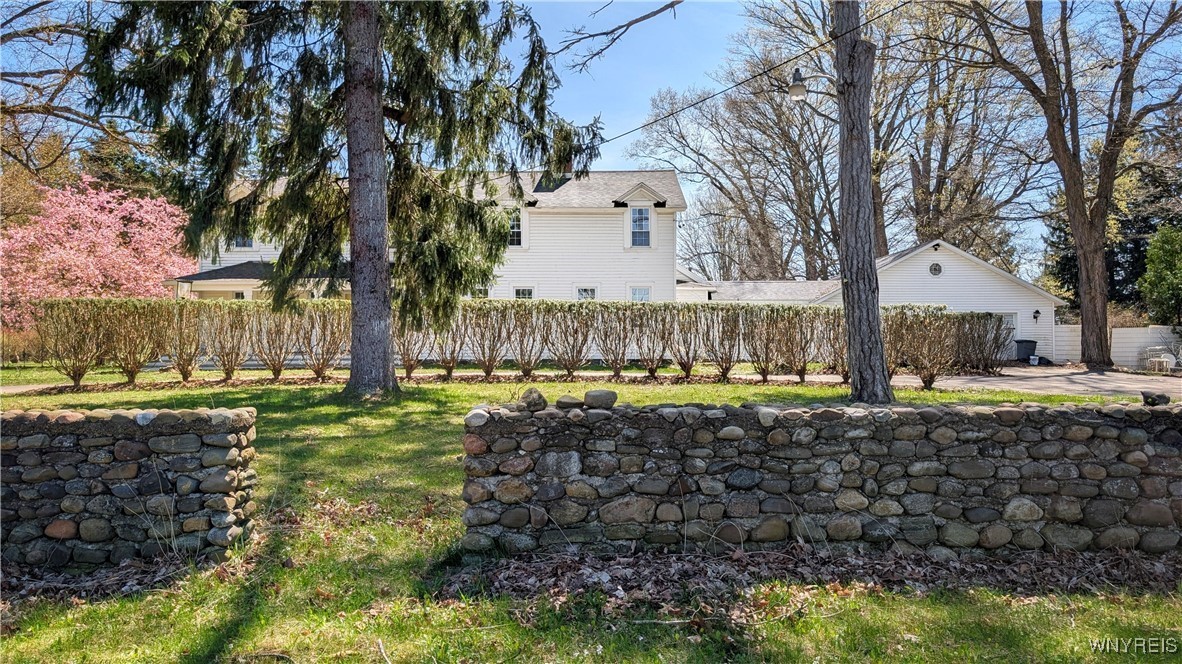 11919 Versailles Silver Crk Road, Perrysburg, New York image 4