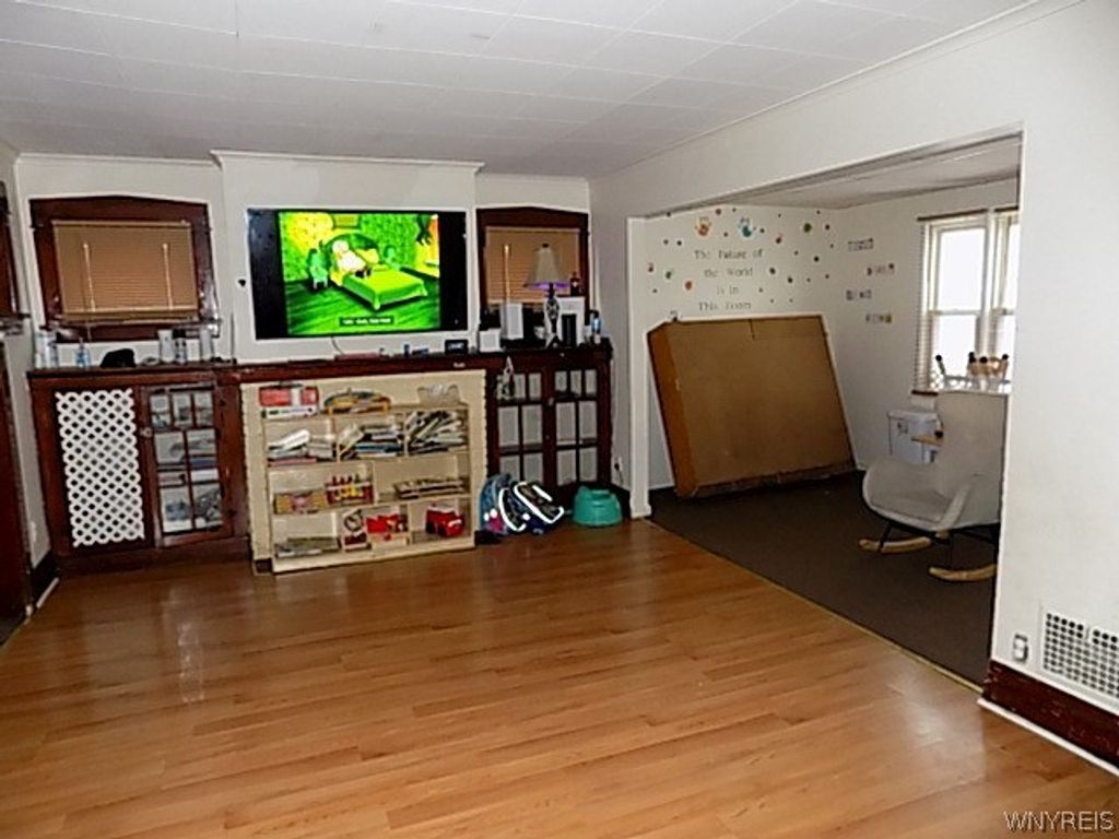 Photo of 586 Wyoming Avenue, Buffalo, NY 14215 (MLS # B1667348)