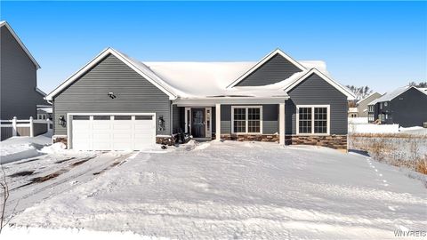 Photo of 45 Hidden Meadow Crossing, Lancaster, NY 14086 (MLS # B1660770)