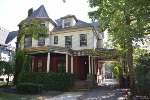 Photo of 721 W Ferry, #7 Street, Buffalo, NY 14222 (MLS # B1616725)