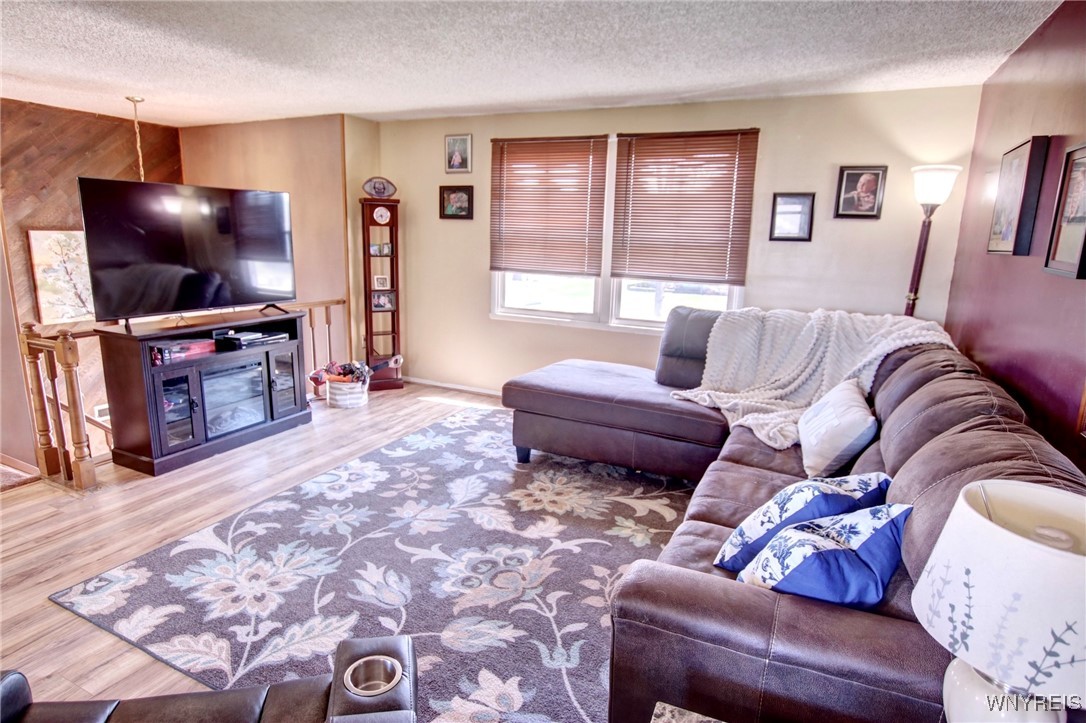 226 Oakhill Drive, Hamburg, New York image 4