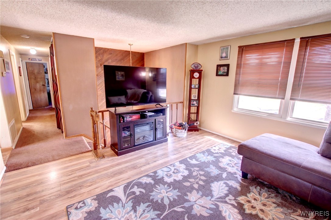 226 Oakhill Drive, Hamburg, New York image 3