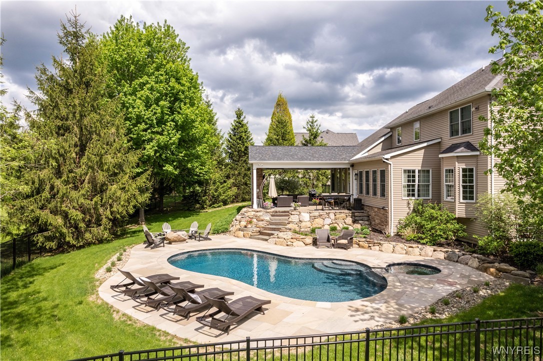 20 Woodthrush Trail Trl, Orchard Park, New York image 3