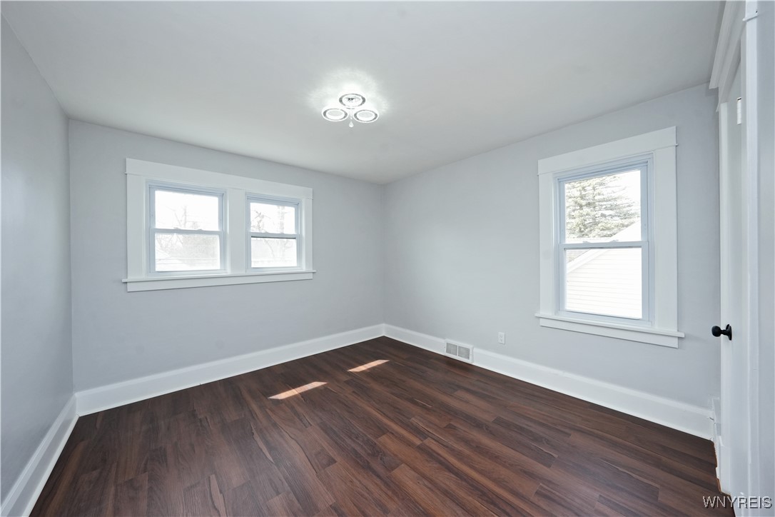 562 E Thompson Street, North Tonawanda, New York image 13