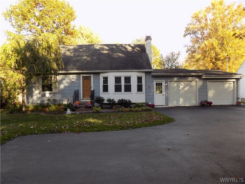 Photo of 615 Campbell Boulevard, Amherst, NY 14068 (MLS # B1724805)