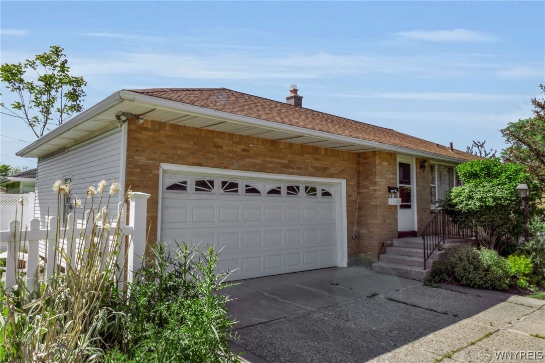 61 Alden Avenue