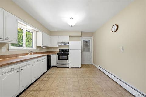 Tiny photo for 5495 Irish Road, Pendleton, NY 14120 (MLS # B1686382)