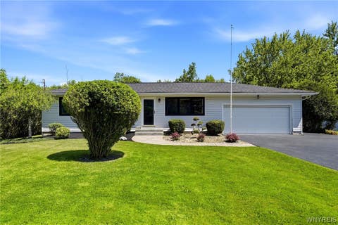 Tiny photo for 5495 Irish Road, Pendleton, NY 14120 (MLS # B1686382)