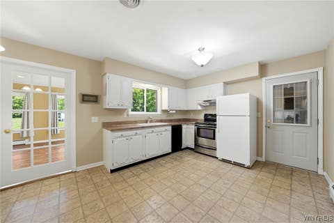 Tiny photo for 5495 Irish Road, Pendleton, NY 14120 (MLS # B1686382)