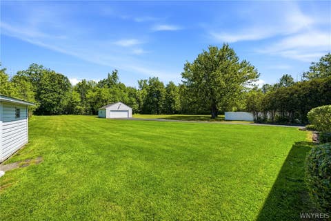 Tiny photo for 5495 Irish Road, Pendleton, NY 14120 (MLS # B1686382)