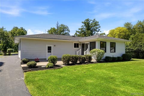 Tiny photo for 5495 Irish Road, Pendleton, NY 14120 (MLS # B1686382)