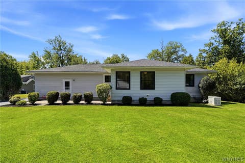 Tiny photo for 5495 Irish Road, Pendleton, NY 14120 (MLS # B1686382)