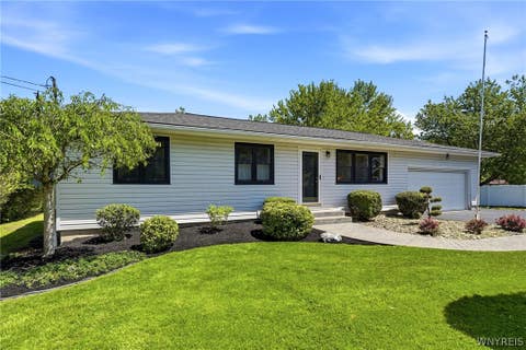 Tiny photo for 5495 Irish Road, Pendleton, NY 14120 (MLS # B1686382)