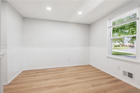 Tiny photo for 8 Putnam Cir CIR, Perinton, NY 14450 (MLS # B1684918)