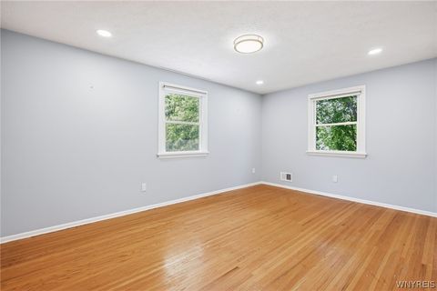 Tiny photo for 8 Putnam Cir CIR, Perinton, NY 14450 (MLS # B1684918)