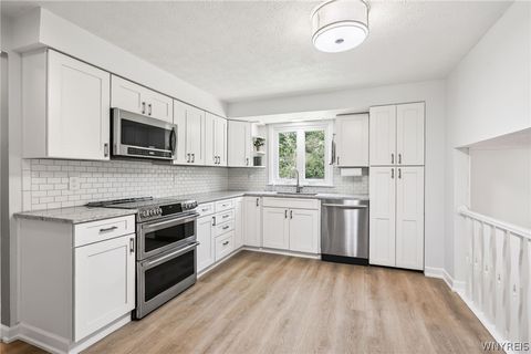 Tiny photo for 8 Putnam Cir CIR, Perinton, NY 14450 (MLS # B1684918)