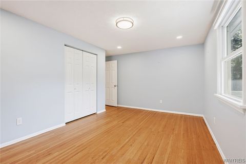 Tiny photo for 8 Putnam Cir CIR, Perinton, NY 14450 (MLS # B1684918)