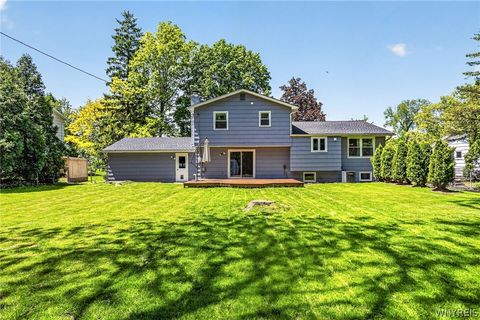 Tiny photo for 8 Putnam Cir CIR, Perinton, NY 14450 (MLS # B1684918)