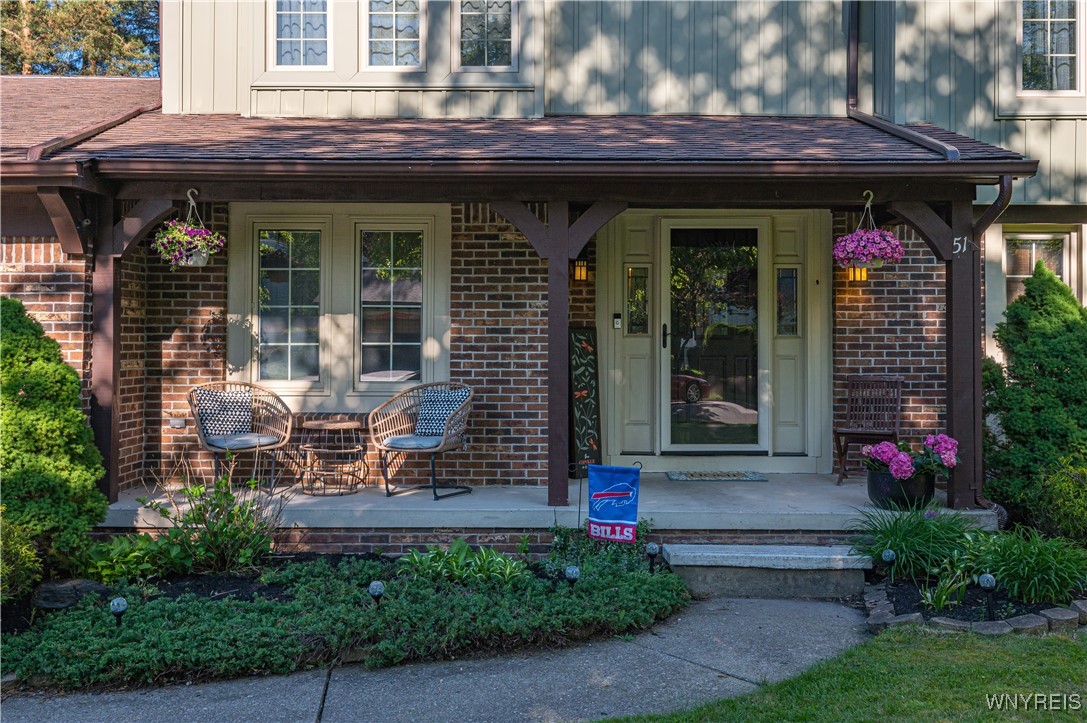 51 Silver Thorne Drive