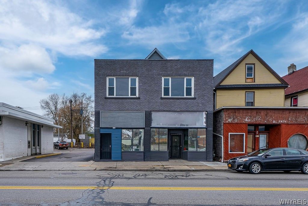 Photo of 796 Tonawanda Street, Buffalo, NY 14207 (MLS # B1673842)