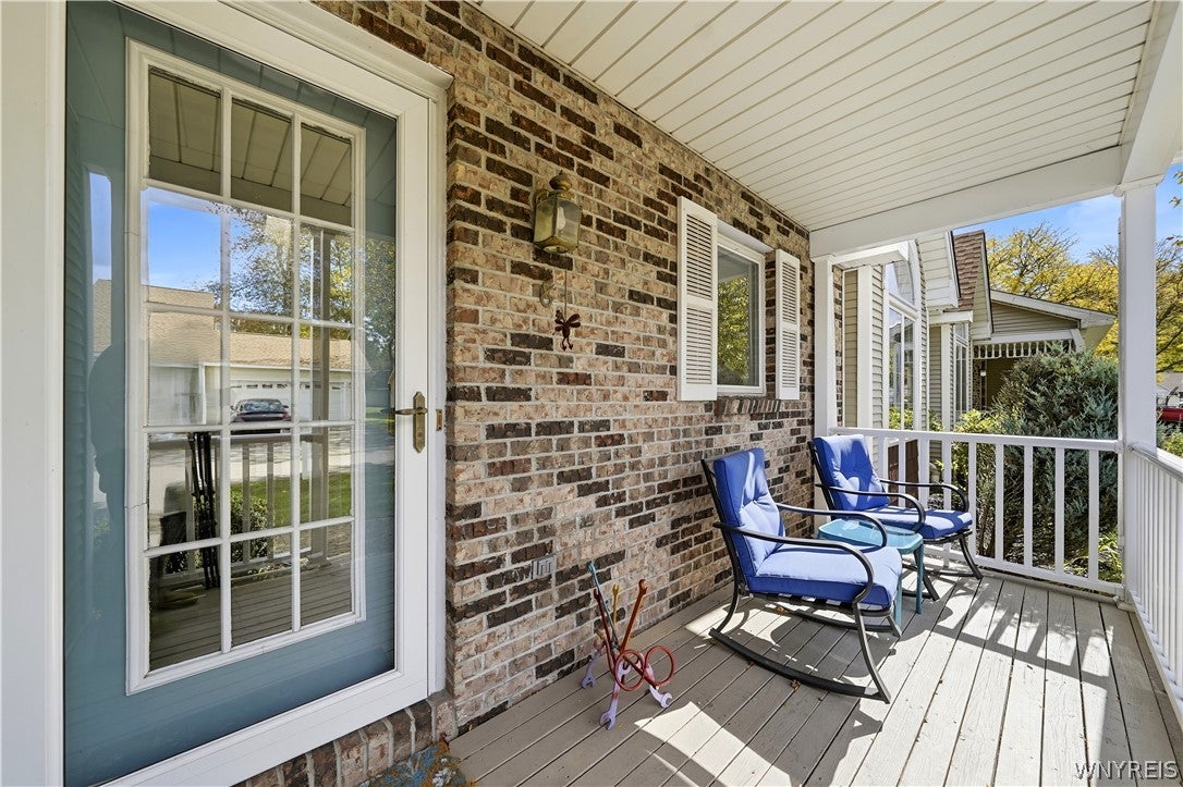 8 Sweet Bay Lane