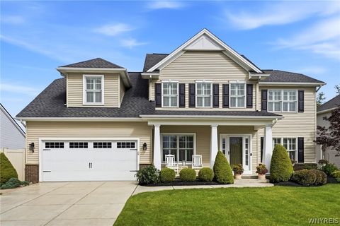 Photo of 5 Parliament Lane, Lancaster, NY 14086 (MLS # B1692654)