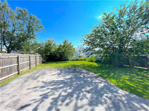 Tiny photo for 360 Kinsey Avenue, Tonawanda, NY 14217 (MLS # B1712160)